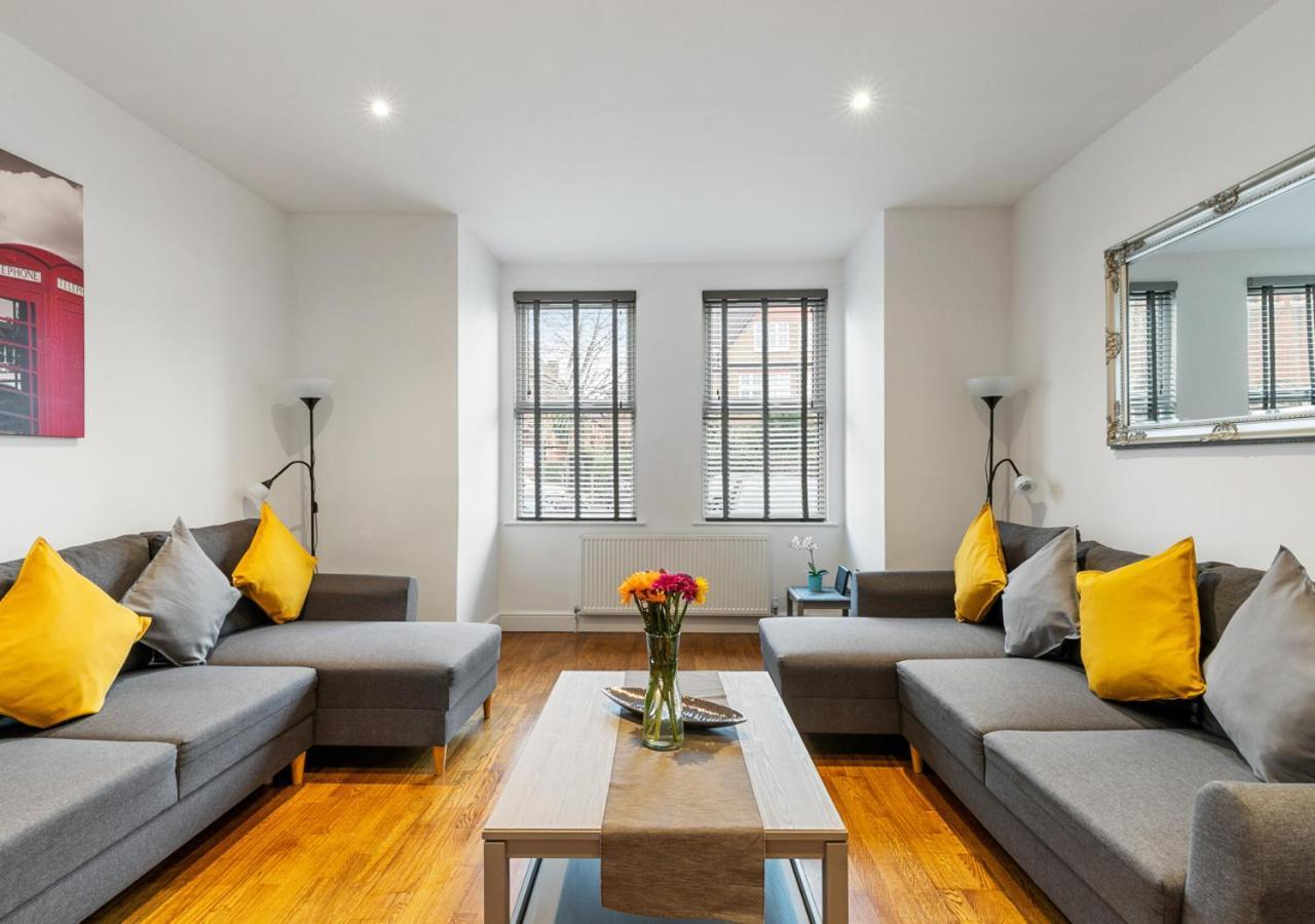엔필드 Two Bed Flat In Bush Hill Park 아파트 외부 사진