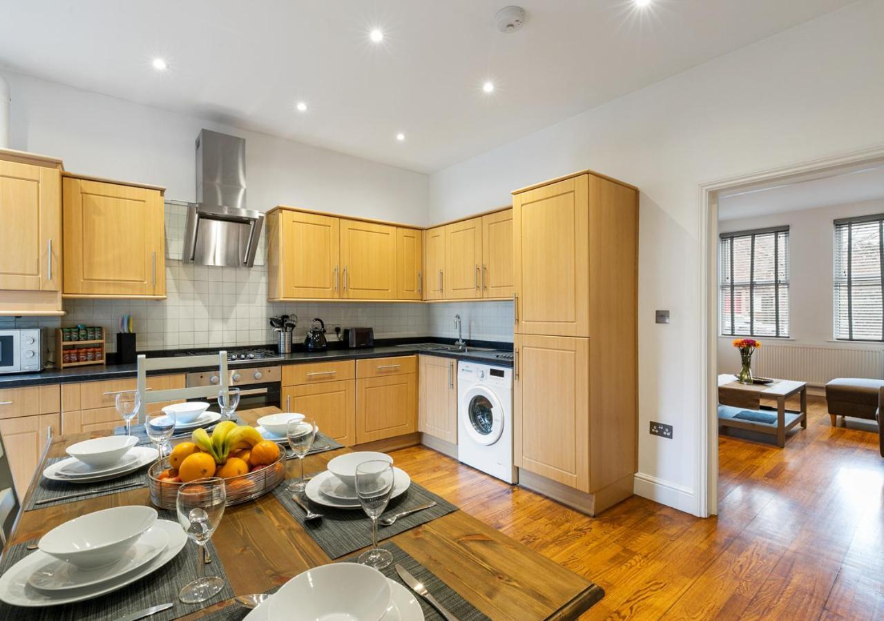엔필드 Two Bed Flat In Bush Hill Park 아파트 외부 사진